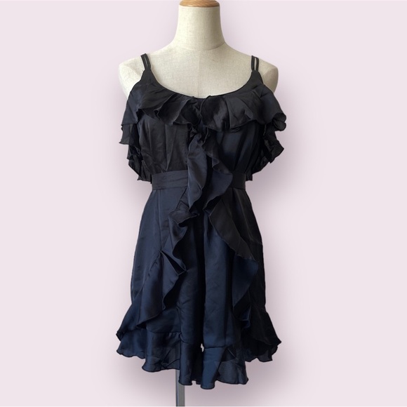 SOLARIS style Pants - BIN#27 - SOLARIS STYLE Women’s Small Black Ruffle Details Mini Romper